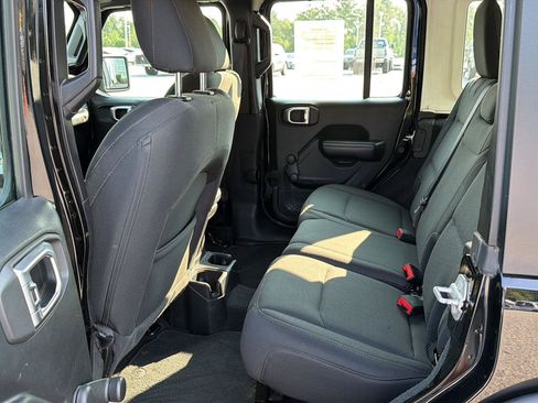 Used 2020 Jeep Wrangler Unlimited Sport AWD/4WD image 11
