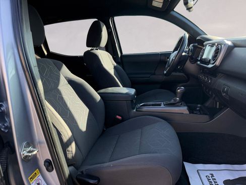 Used 2017 Toyota Tacoma TRD Off-Road w/ Tow Package (A/T) image 15