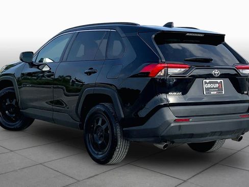 Used 2021 Toyota RAV4 LE FWD image 12