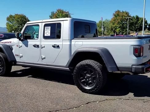 Used 2023 Jeep Gladiator Mojave image 6