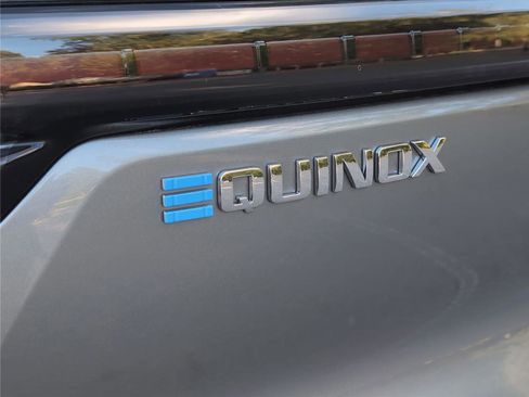 New 2025 Chevrolet Equinox EV LT image 30