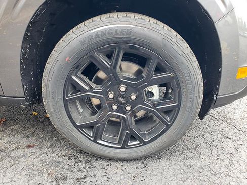 New 2025 Ford Maverick XLT w/ Black Appearance Package AWD/4WD image 28