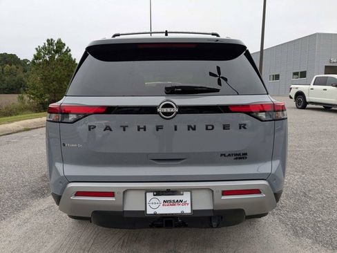 New 2025 Nissan Pathfinder Platinum w/ Black Appearance Package image 5