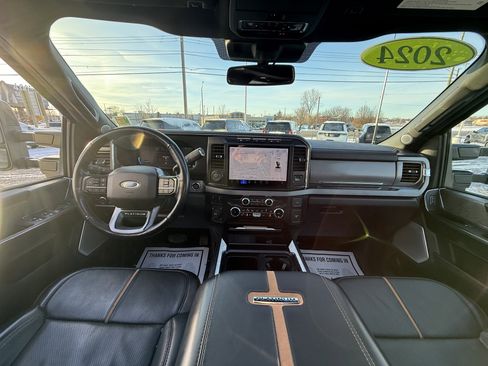 Used 2024 Ford F250 Platinum image 18