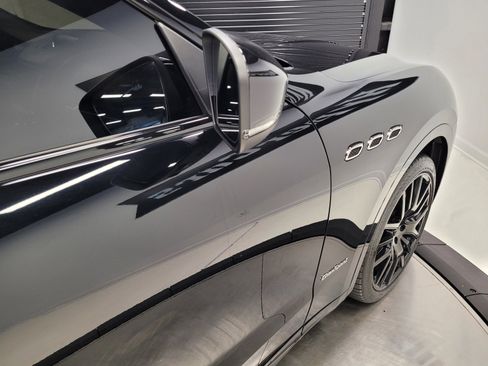 Used 2018 Maserati Levante GranSport image 63