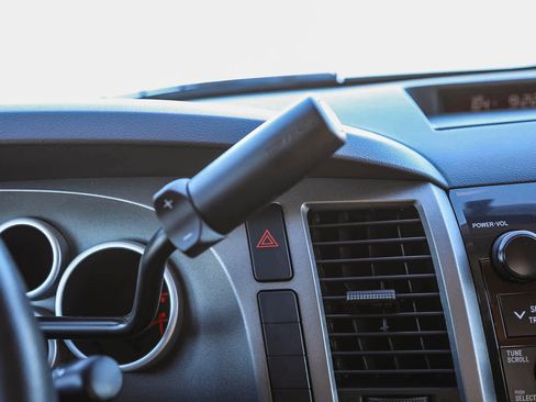 Used 2011 Toyota Tundra 2WD CrewMax w/ Tow Pkg image 20