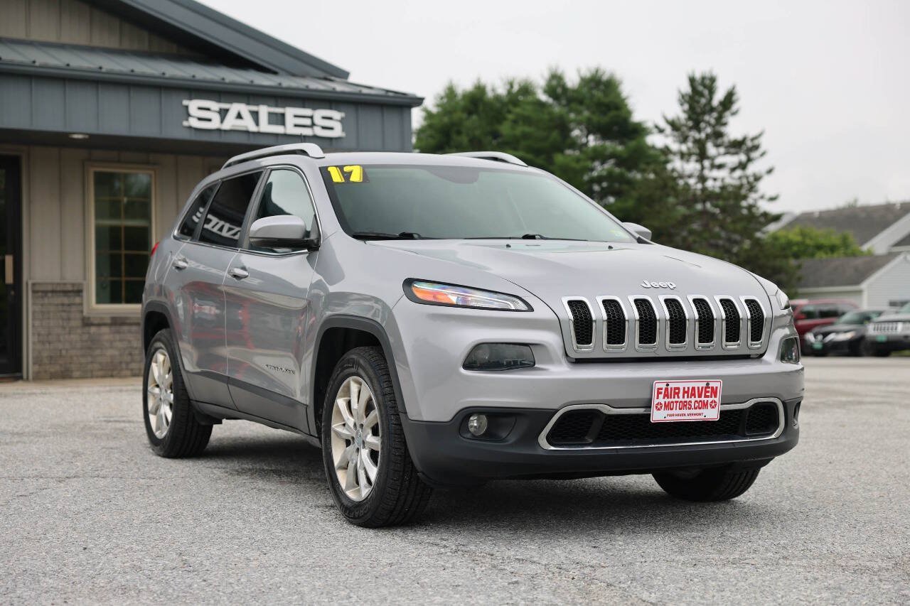 Used 2017 Jeep Cherokee Limited AWD/4WD image 7