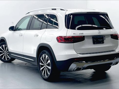 Certified 2022 Mercedes-Benz GLB 250 4MATIC image 2