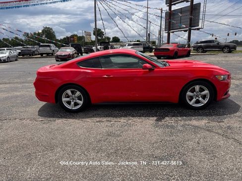Used 2016 Ford Mustang Coupe RWD image 4