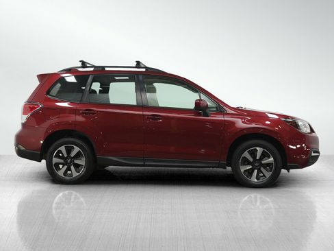 Used 2017 Subaru Forester 2.5i Premium AWD/4WD image 6