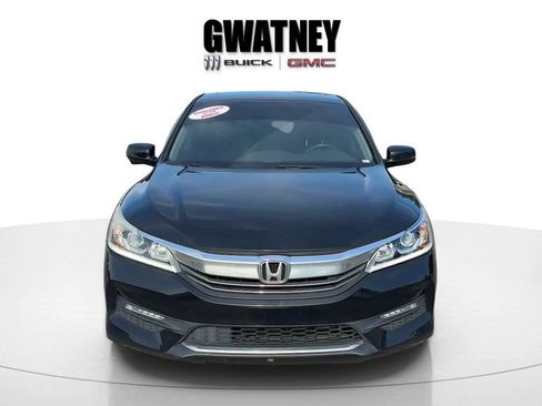 Used 2017 Honda Accord EX-L image 8