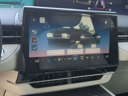 New 2026 Lincoln Nautilus Premier w/ Equipment Group 102A image 18