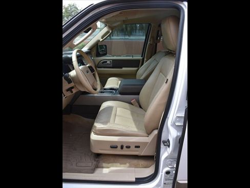 Used 2013 Ford Expedition EL XLT image 16