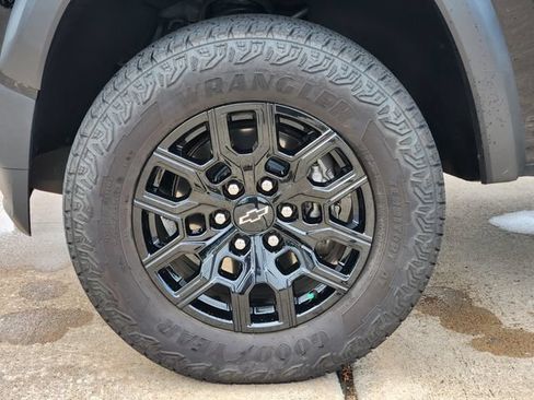 Used 2025 Chevrolet Colorado Trail Boss AWD/4WD image 10