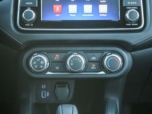 Used 2025 Nissan Versa S w/ Trunk Package image 13