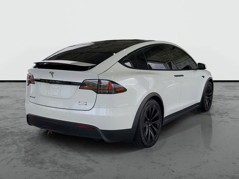 Used 2022 Tesla Model X Plaid image 2