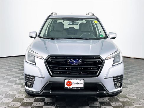 Used 2024 Subaru Forester Premium image 2