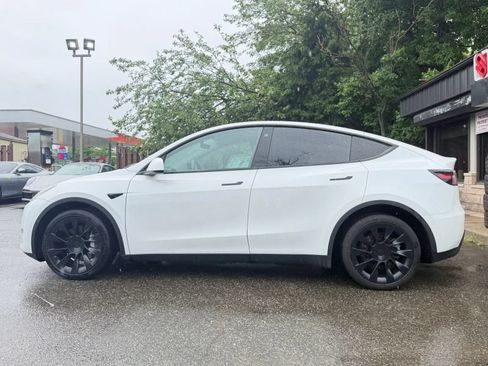 Used 2023 Tesla Model Y Long Range AWD/4WD image 9