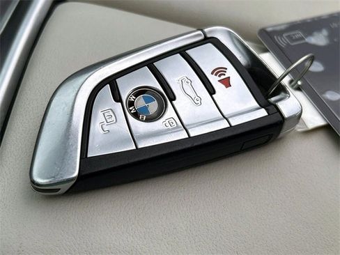 Used 2019 BMW M850i xDrive Convertible w/ M Carbon Exterior Package image 32