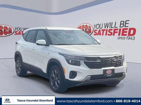 Used 2024 Kia Seltos LX AWD/4WD image 1