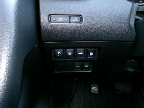 Used 2020 Nissan Rogue SV image 22