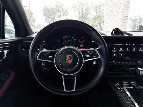 Used 2020 Porsche Macan AWD/4WD image 27