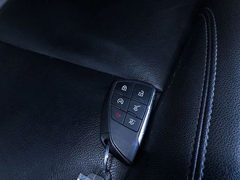 Used 2022 Chevrolet Suburban LT RWD image 26