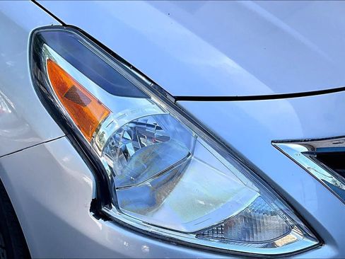 Used 2015 Nissan Versa SV FWD image 26