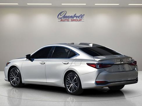 Used 2023 Lexus ES 300h Premium w/ Premium Package image 6