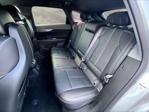 Certified 2025 Cadillac Optiq Sport 2 w/ LPO, Floor Liner Package AWD/4WD image 22