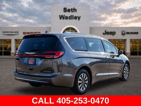 Used 2021 Chrysler Pacifica Touring-L FWD image 73