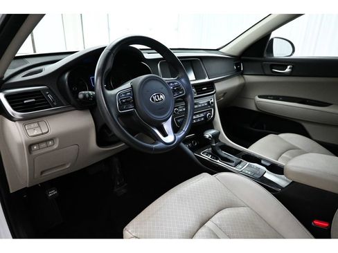 Used 2018 Kia Optima EX w/ Premium Package FWD image 11