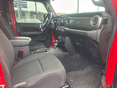 Used 2020 Jeep Wrangler Unlimited Sahara w/ Uconnect 4C Nav & Sound Group image 13