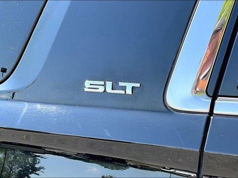 Used 2018 GMC Yukon SLT w/ Premium Edition AWD/4WD image 32