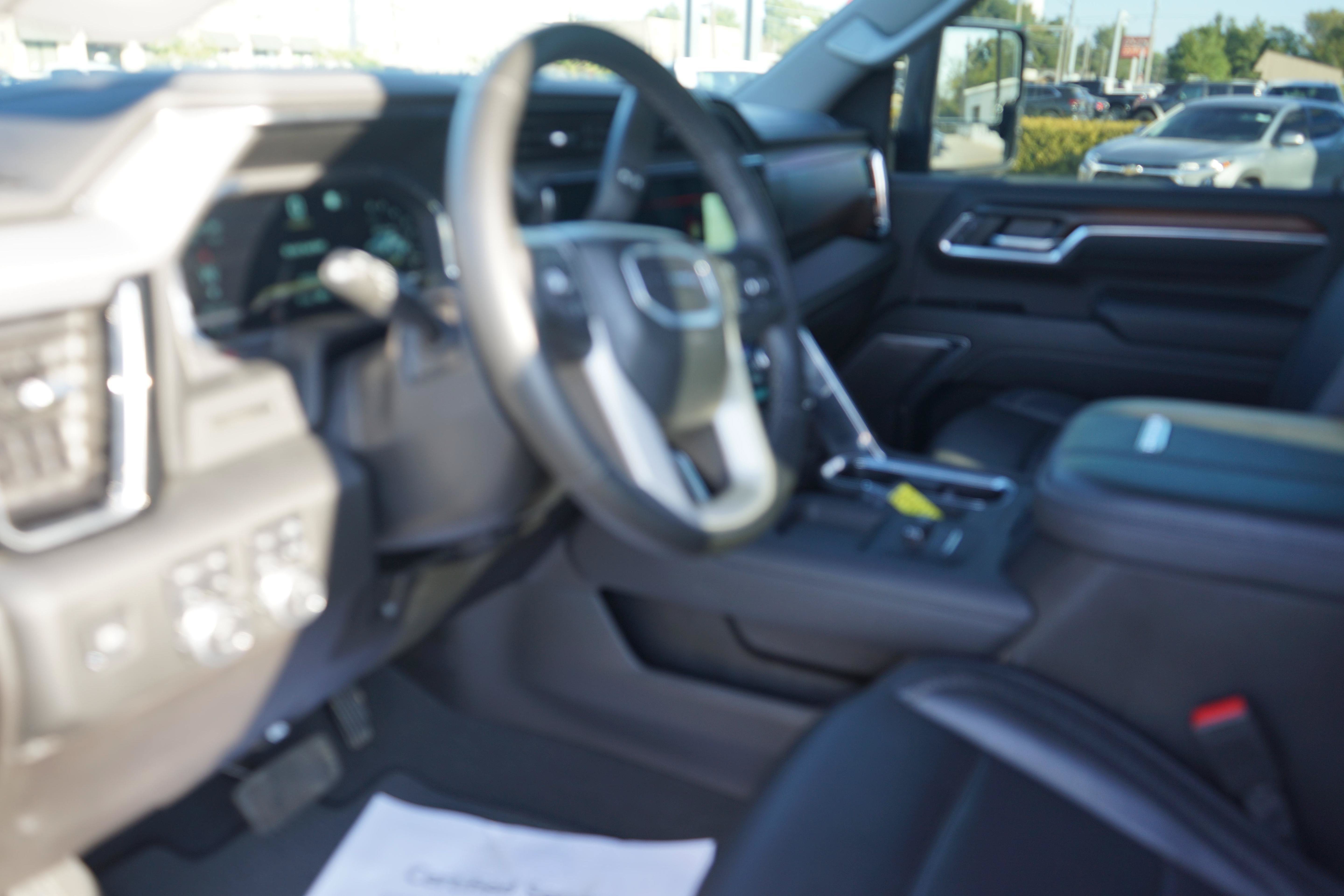 Used 2025 GMC Sierra 2500 Denali AWD/4WD image 10