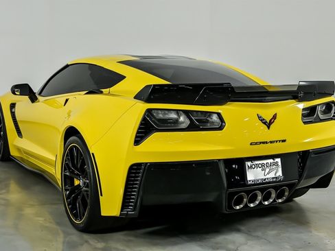 Used 2016 Chevrolet Corvette Z06 w/ C7.r Special Edition RWD image 10