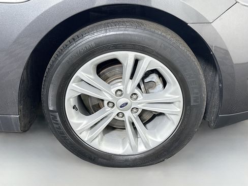 Used 2017 Ford Taurus SE image 31