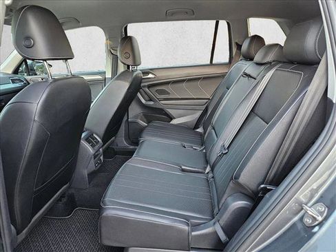 Used 2023 Volkswagen Tiguan SE image 16