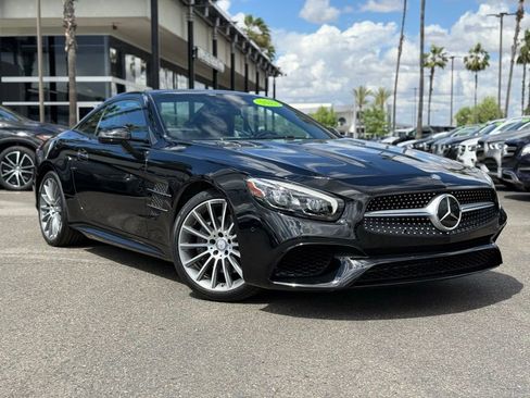 Used 2017 Mercedes-Benz SL 550 image 1