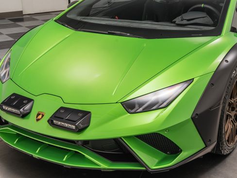Used 2024 Lamborghini Huracan Sterrato image 33
