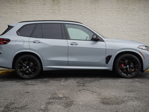 Used 2024 BMW X5 xDrive40i w/ M Sport Package AWD/4WD image 8
