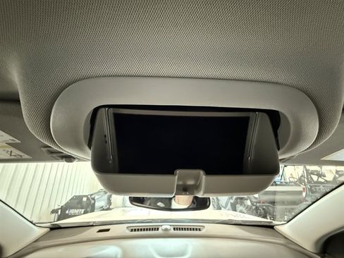 Used 2024 GMC Terrain SLT image 49