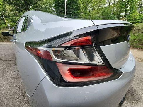 Used 2018 Chevrolet Volt LT w/ Comfort Package FWD image 30