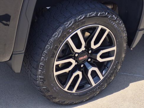 Certified 2023 GMC Sierra 1500 AT4 w/ AT4 Premium Package AWD/4WD image 7