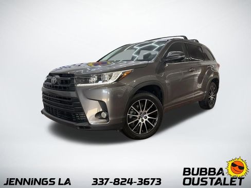 Used 2017 Toyota Highlander SE image 1