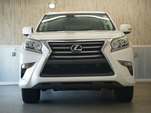 Used 2014 Lexus GX 460 Luxury AWD/4WD image 3