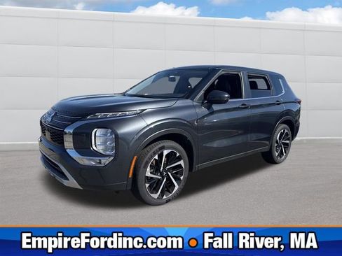 Used 2024 Mitsubishi Outlander SE AWD/4WD image 1
