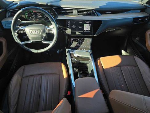 Used 2024 Audi Q8 e-tron Premium Plus image 20