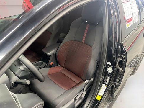 Used 2024 Toyota Corolla SE image 19