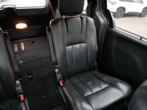 Used 2018 Dodge Grand Caravan GT FWD image 14